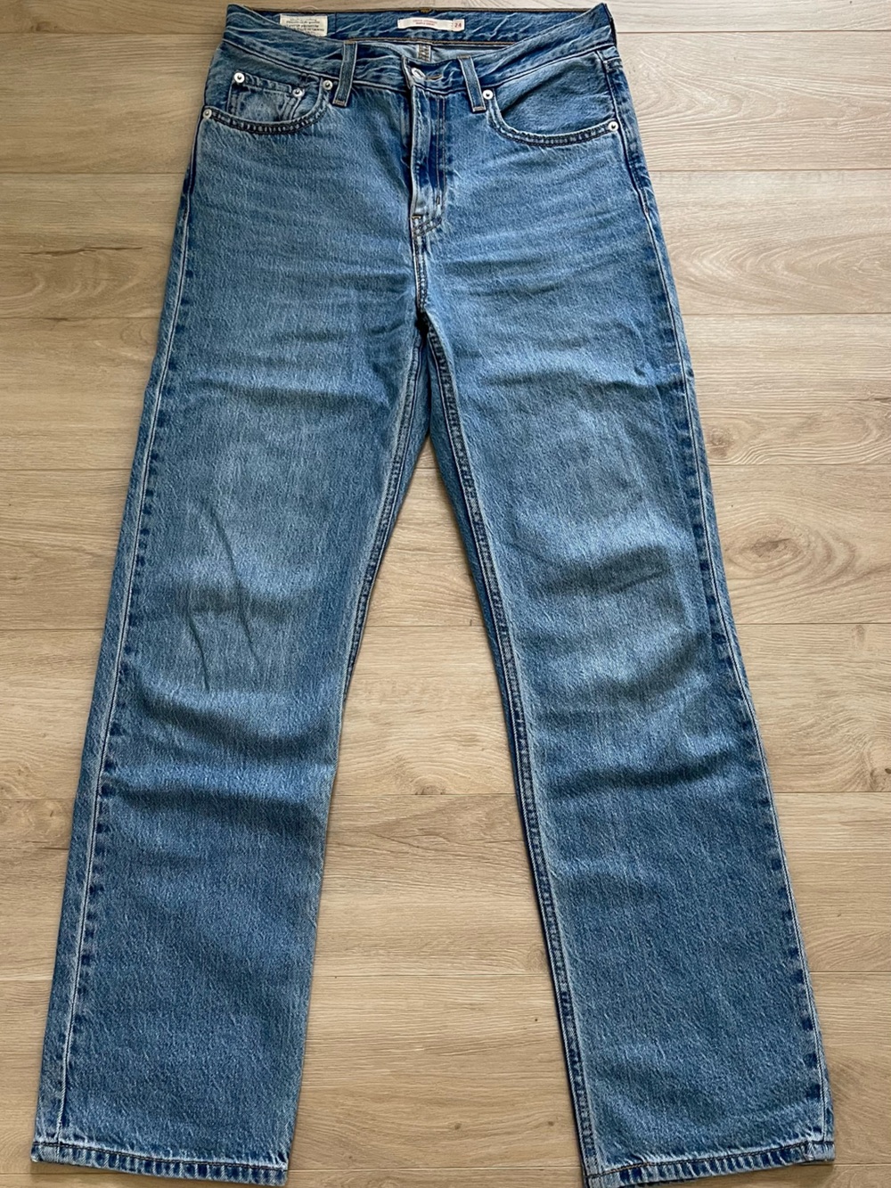 Levi's Women's Loose Straight Leg Medium Blue Denim Jeans